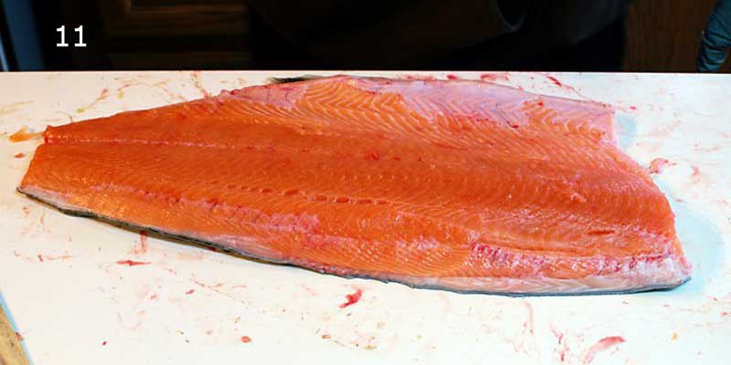 Knifestock BLOG - Come sfilettare correttamente il salmone